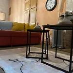 Grand Historique Rue Colbert アパート